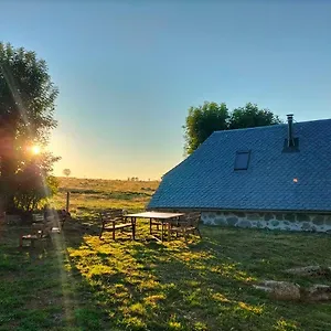 Location D'un Buron Sur L'aubrac Chalet